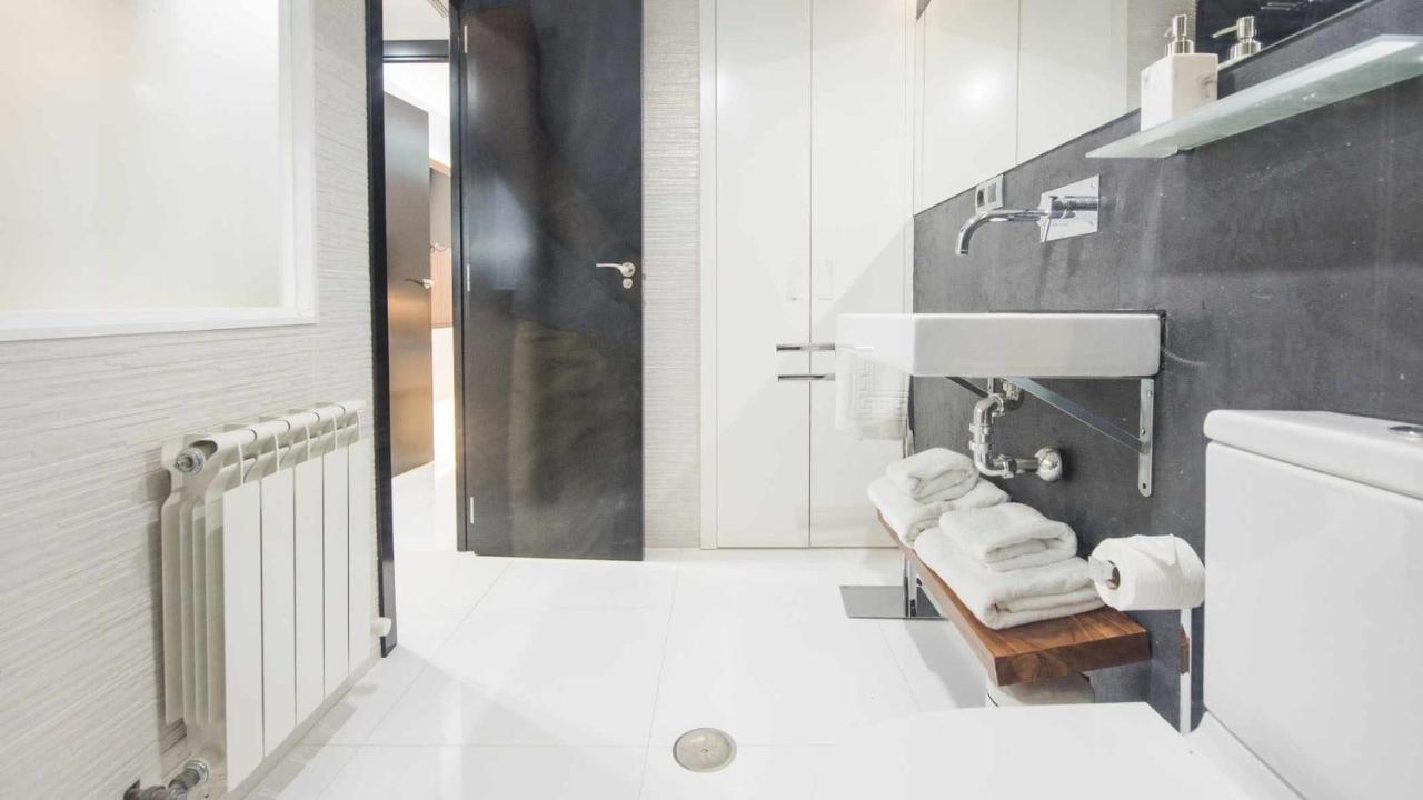 Apartamento Deluxe Cerca De La Catedral By Toledo Ap Luaran gambar